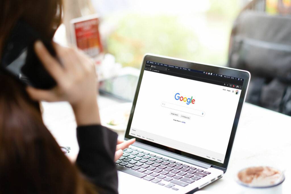 photo : Bangkok. Thailand. JAN 15,2019 :A woman is typing on Google search engine from a laptop. Google is the biggest Internet search engine in the world.