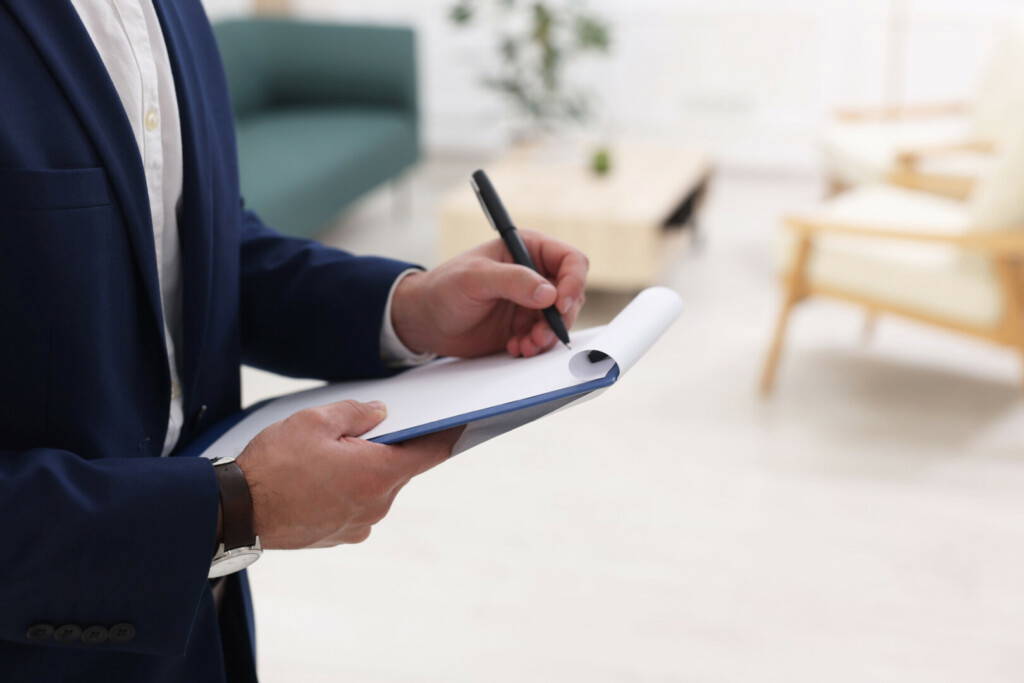 Évaluation immobilière : comment éviter les pièges cognitifs qui faussent vos estimations