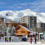 Stations de ski : un marché immobilier sous tension