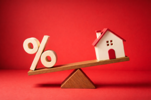 Crédits immobiliers : les banques freinent la hausse des taux face à une demande en repli