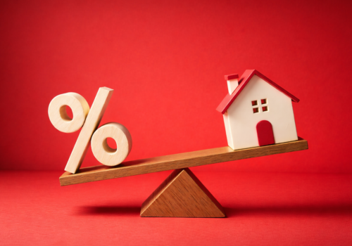 Crédits immobiliers : les banques freinent la hausse des taux face à une demande en repli